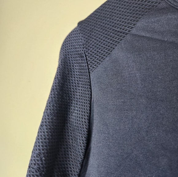 Fabletics Long Sleeve Workout Shirt - Picture 3 of 4